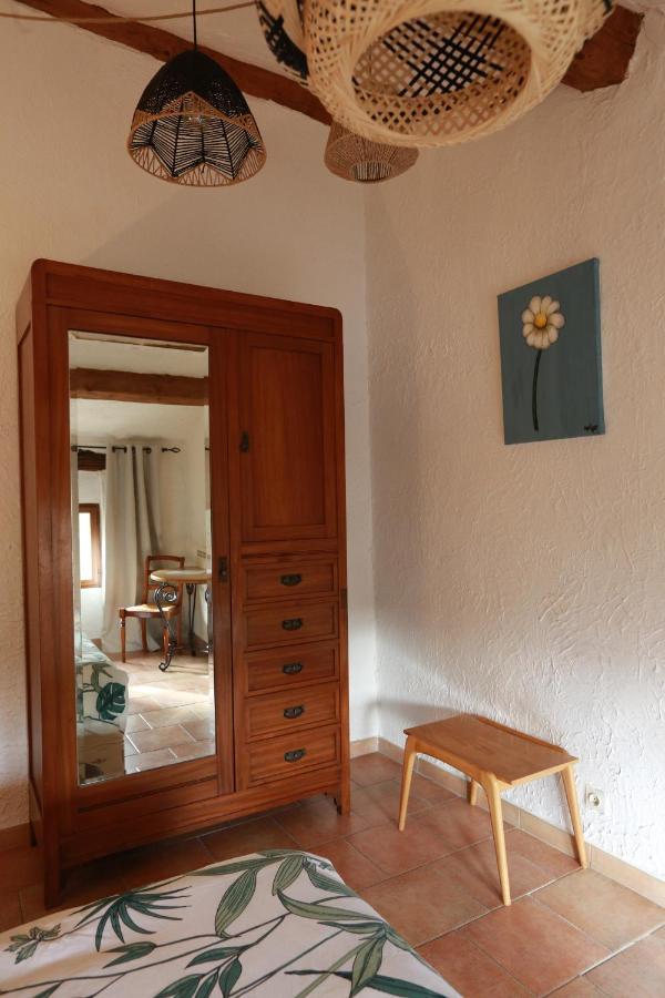 Le Priolat Des Anges Aux Portes Des Gorges Du Verdon Trigance Exterior photo