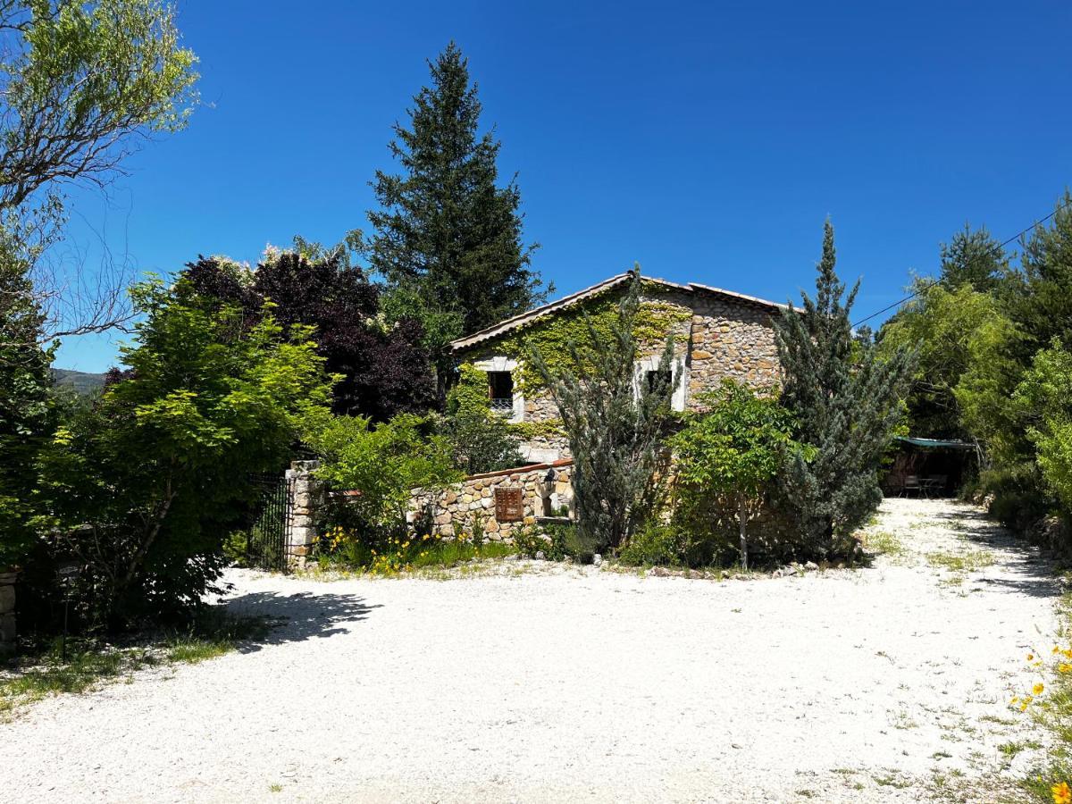 Le Priolat Des Anges Aux Portes Des Gorges Du Verdon Trigance Exterior photo