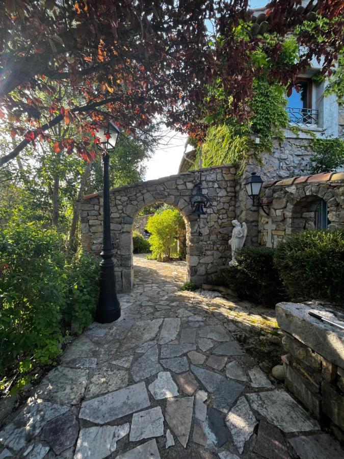 Le Priolat Des Anges Aux Portes Des Gorges Du Verdon Trigance Exterior photo